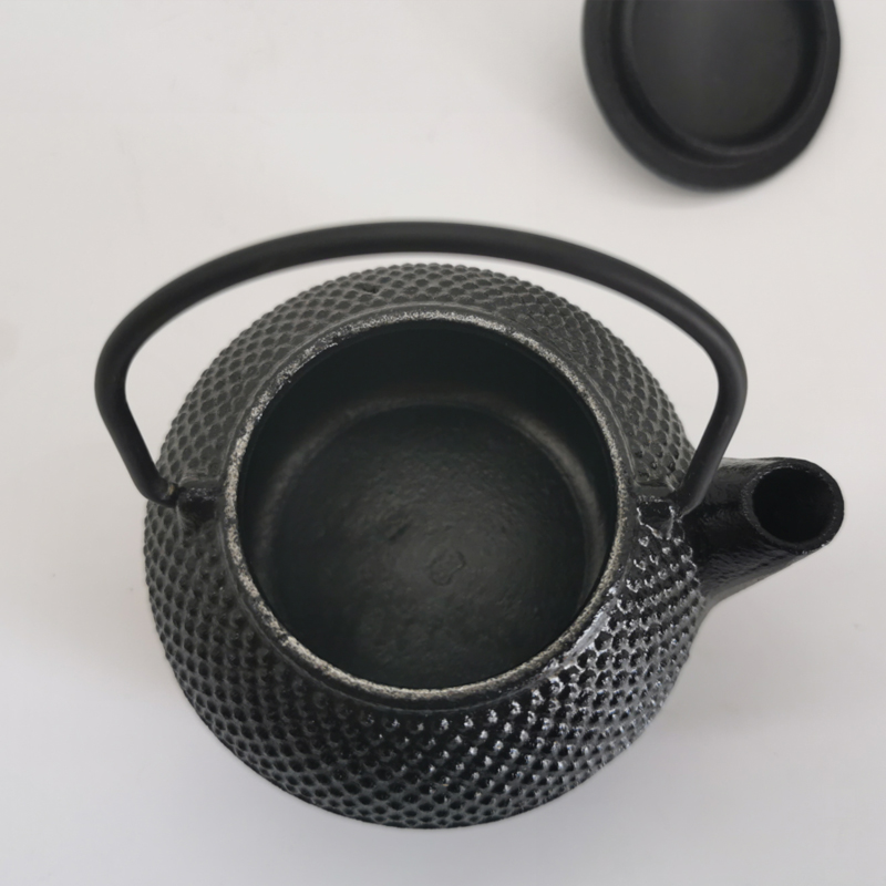 إبريق شاي ياباني صغير من الحدي - مراجعة Cast Iron Teapot وسعره